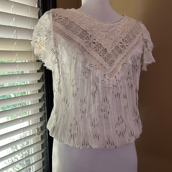 Kimchi Blue Cream Lace Blouse Urban outfitters - Picture 2 of 4